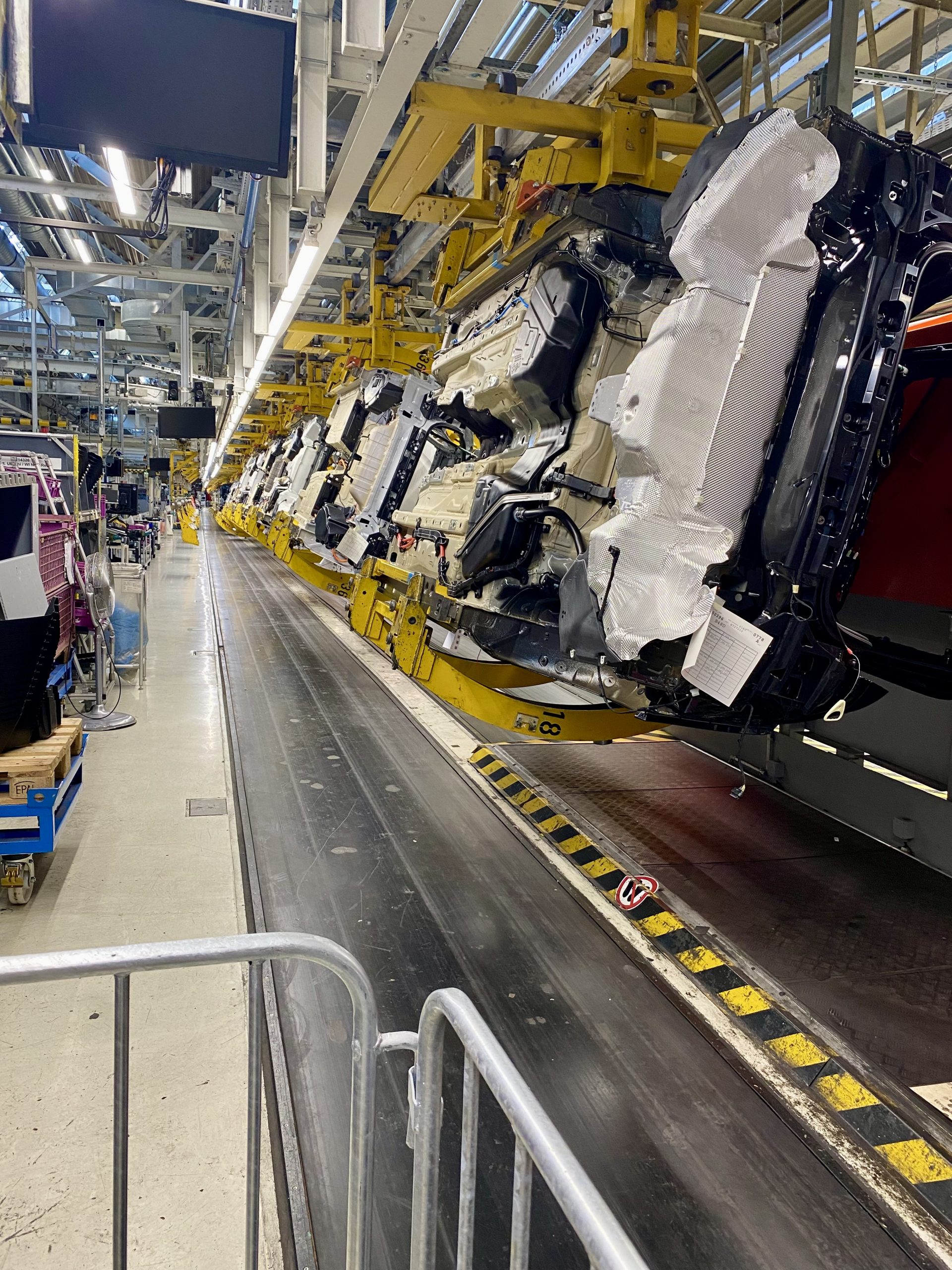Schwenkmontage Fahrzeugproduktion BMW Werk München